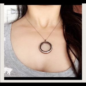 NWOT Floating locket with crystal